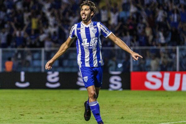 Avaí e Vasco: O Que Esperar do Acordo Surpreendente pelo Talento JP!