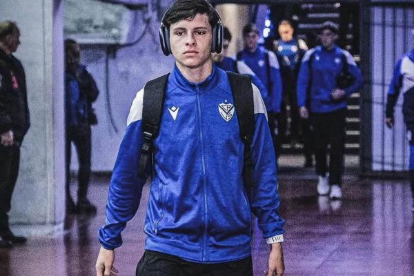 Flamengo Busca Atacante: Contato Com Vélez por Álvaro Montoro Agita o Mercado!