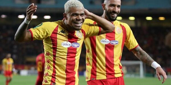 Estreante no Mundial Revela Segredos com Ajuda de Antigo Craque do Vasco!